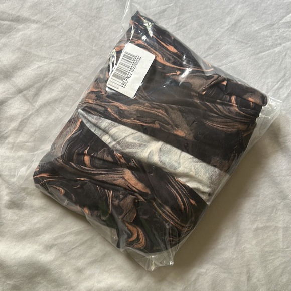 Ever New Dawson Marble-Print Highneck
Midi Dress - Picture 4 of 4